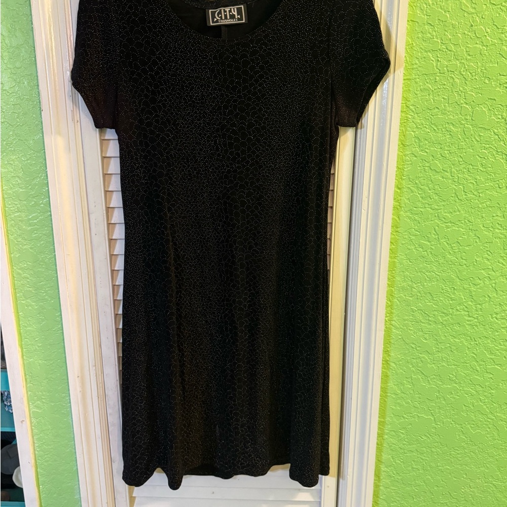 City Triangles Black Short Sleeve Top